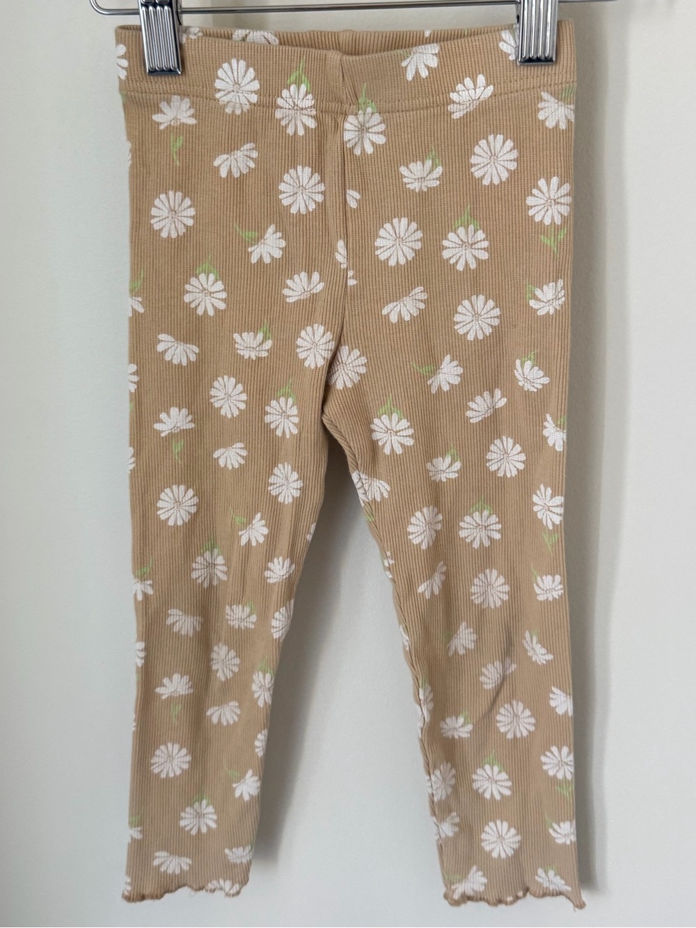 George Beige Daisy Ruffle-Shoulder Set 4T - Picture 4 of 5